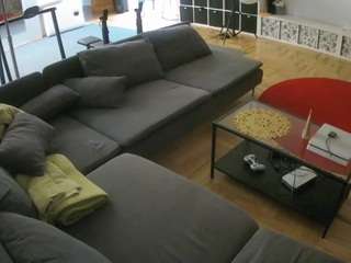voyeurcam-julmodels-living-3 webcam