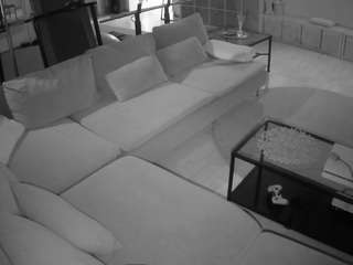 voyeurcam-julmodels-living-3