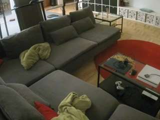 voyeurcam-julmodels-living-3