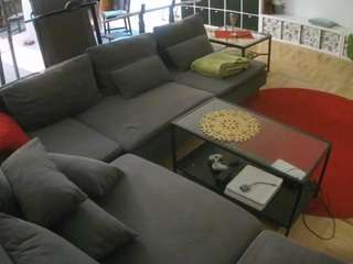 voyeurcam-julmodels-living-3 webcam