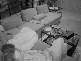 voyeurcam-julmodels-living-3 webcam