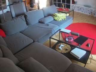 voyeurcam-julmodels-living-3 webcam