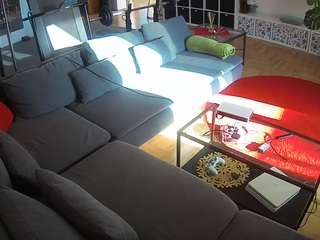 voyeurcam-julmodels-living-3 webcam