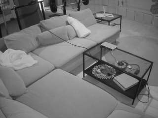 voyeurcam-julmodels-living-3