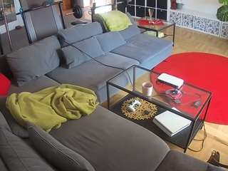 voyeurcam-julmodels-living-3 webcam