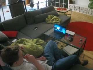 voyeurcam-julmodels-living-3 webcam