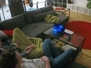 voyeurcam-julmodels-living-3 webcam