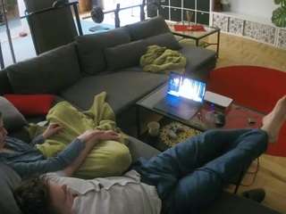 voyeurcam-julmodels-living-3 webcam