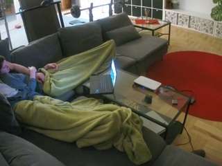 voyeurcam-julmodels-living-3 webcam