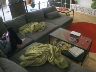 voyeurcam-julmodels-living-3 webcam