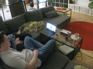 voyeurcam-julmodels-living-3 webcam