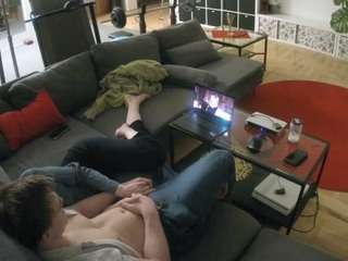 voyeurcam-julmodels-living-3 webcam