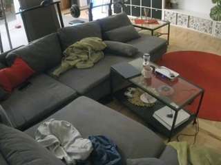 voyeurcam-julmodels-living-3 webcam