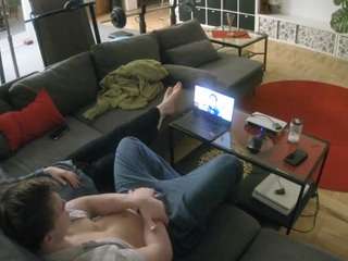 voyeurcam-julmodels-living-3