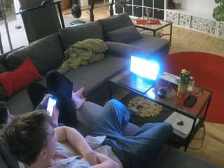 voyeurcam-julmodels-living-3 webcam