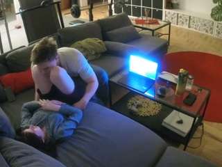 voyeurcam-julmodels-living-3 webcam