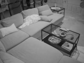 voyeurcam-julmodels-living-3 webcam