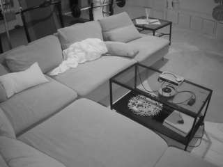 voyeurcam-julmodels-living-3 webcam