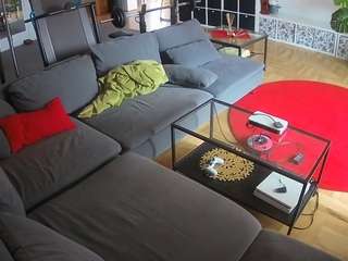 voyeurcam-julmodels-living-3 webcam