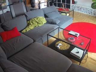 voyeurcam-julmodels-living-3