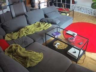 voyeurcam-julmodels-living-3 webcam