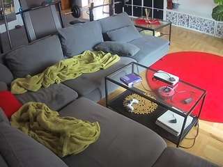 voyeurcam-julmodels-living-3 webcam