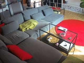 voyeurcam-julmodels-living-3 webcam