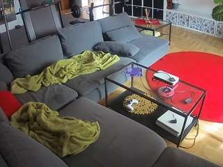 voyeurcam-julmodels-living-3 webcam