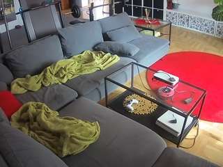 voyeurcam-julmodels-living-3 webcam