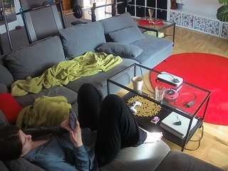 voyeurcam-julmodels-living-3 webcam