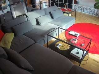 voyeurcam-julmodels-living-3 webcam