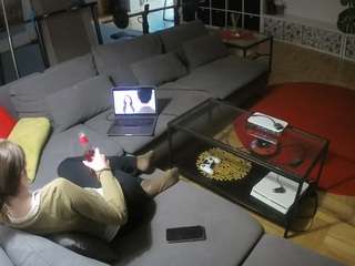 voyeurcam-julmodels-living-3 webcam