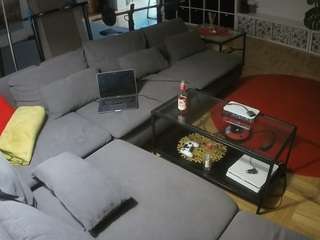 voyeurcam-julmodels-living-3 webcam