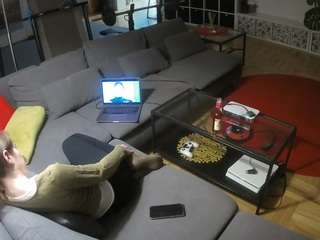 voyeurcam-julmodels-living-3 webcam