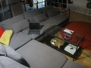 voyeurcam-julmodels-living-3 webcam