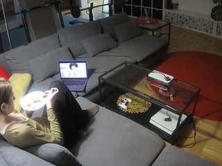 voyeurcam-julmodels-living-3 webcam