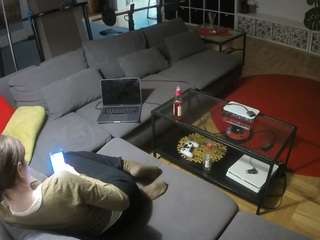 voyeurcam-julmodels-living-3 webcam