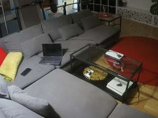 voyeurcam-julmodels-living-3 webcam