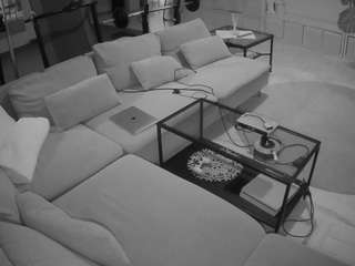 voyeurcam-julmodels-living-3 webcam