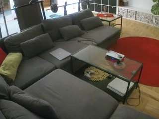 voyeurcam-julmodels-living-3 webcam