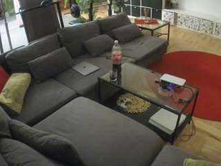 voyeurcam-julmodels-living-3