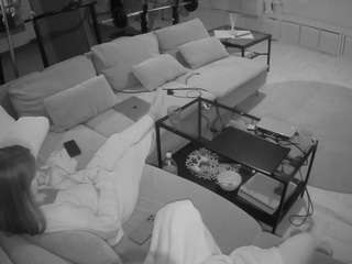 voyeurcam-julmodels-living-3 webcam