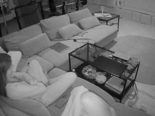 voyeurcam-julmodels-living-3 webcam