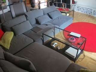 voyeurcam-julmodels-living-3