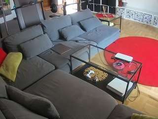 voyeurcam-julmodels-living-3