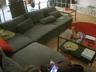 voyeurcam-julmodels-living-3 webcam