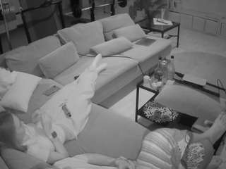 voyeurcam-julmodels-living-3 webcam