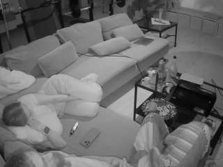 voyeurcam-julmodels-living-3 webcam