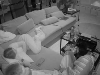 voyeurcam-julmodels-living-3 webcam