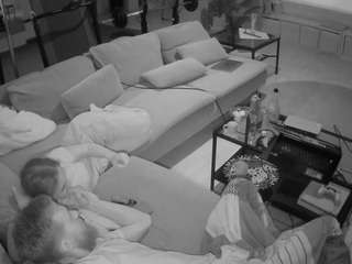 voyeurcam-julmodels-living-3 webcam